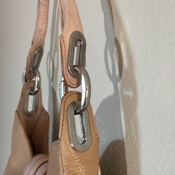 Guia’s genuine leather shoulder/hand bag - Picture 5 of 12